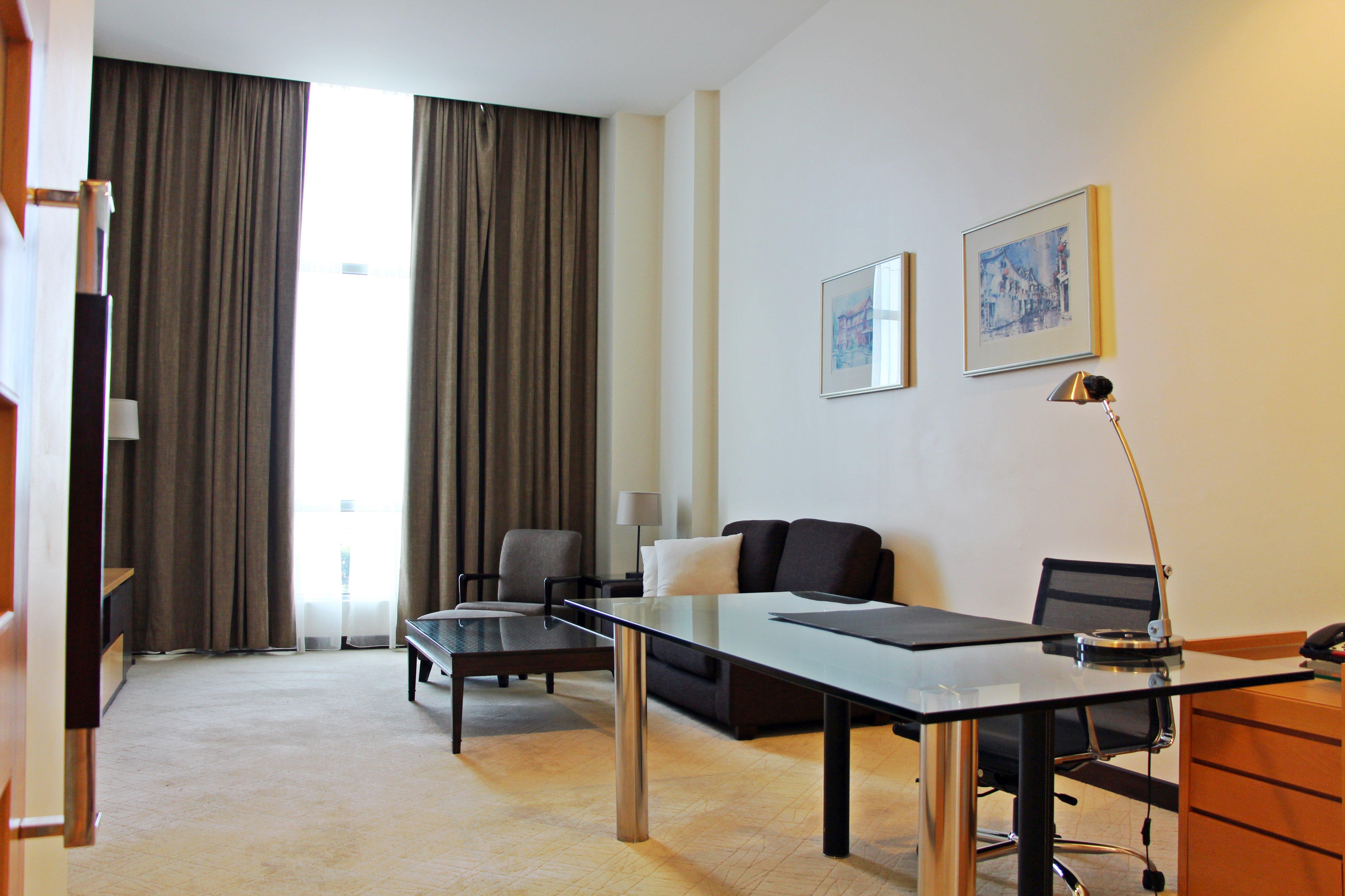Holiday Inn Melaka By Ihg Zewnętrze zdjęcie A typical office at the hotel